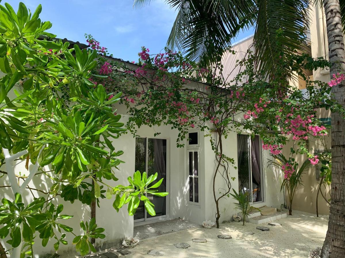 Kahanbu Ocean View Thulusdhoo Exterior photo