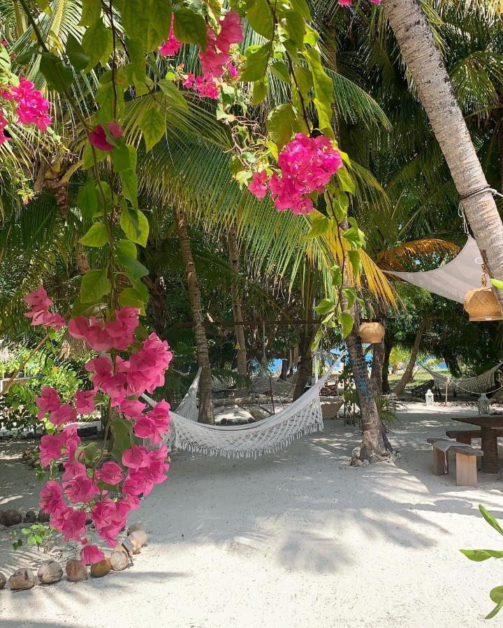 Kahanbu Ocean View Thulusdhoo Exterior photo