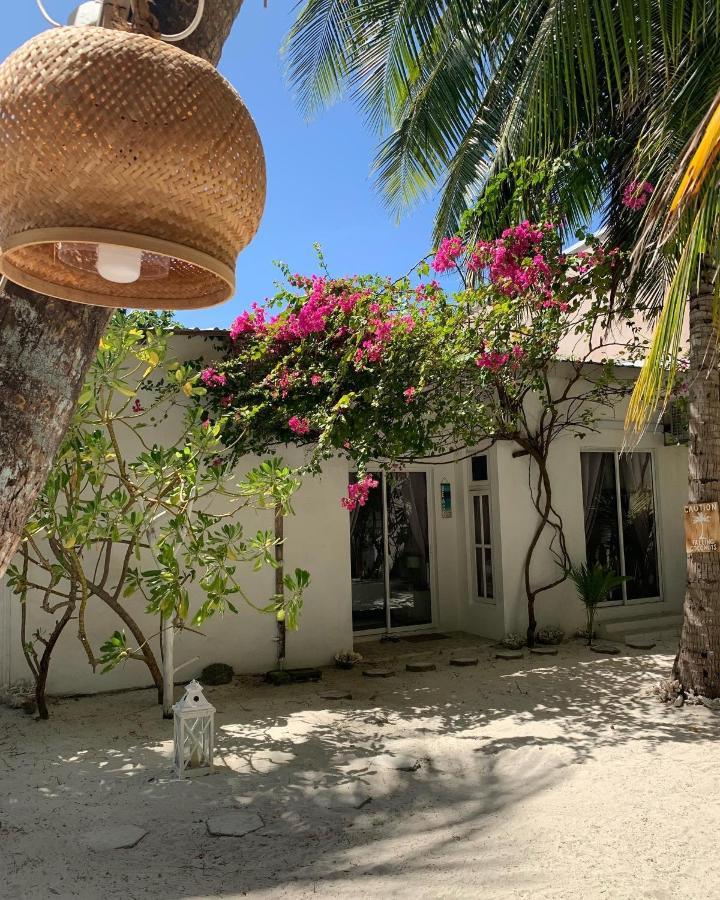 Kahanbu Ocean View Thulusdhoo Exterior photo